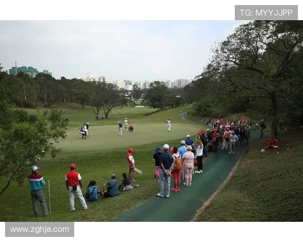 [高尔夫]LIV揭幕战梅龙克力压拉姆夺冠 13军团大赢11杆.